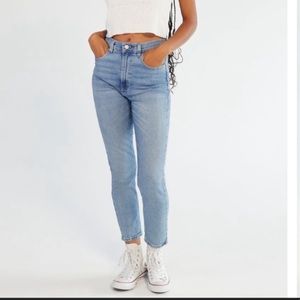 BDG Girlfriend High-Rise Jean - Light Wash